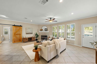 409 Shadywood Ln — photo 4