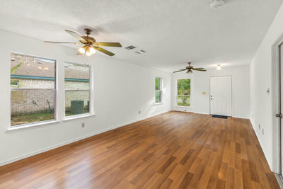 806 Cactus Bend Dr — photo 3