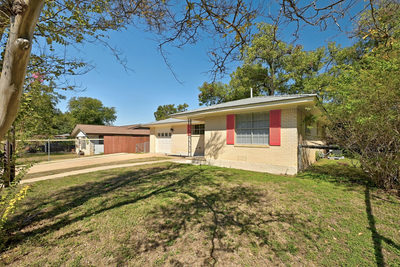 2104 Lanier Dr — photo 2