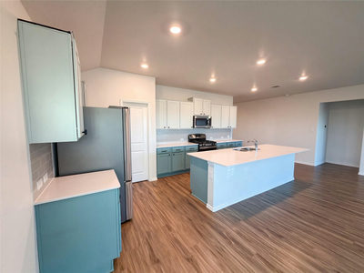 300 Arnage Dr — photo 2