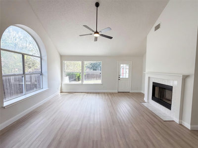 16205 Glorious Ln — photo 3