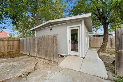 309 E Parsons St — photo 2