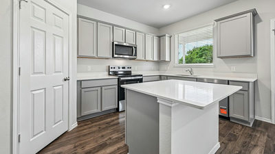 401 Hector Loop — photo 3