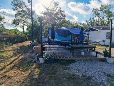 103 E Brenham St — photo 3