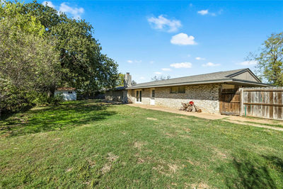 1401 Brazos St — photo 2