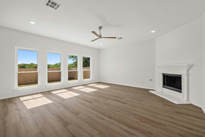 1084 Zeus Cir — photo 2