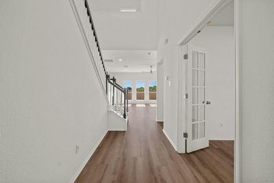 1084 Zeus Cir — photo 4