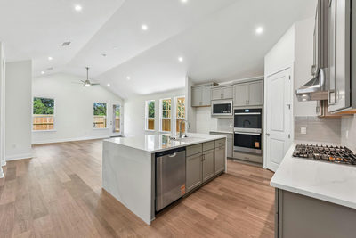 440 San Saba Dr — photo 2