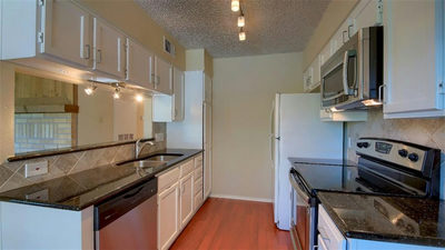 908 Poplar St #203 — photo 4