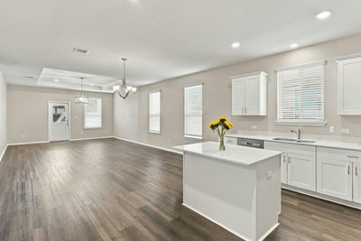 121 English Oak St — photo 3
