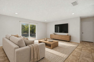 1913 Greenhill Dr — photo 2