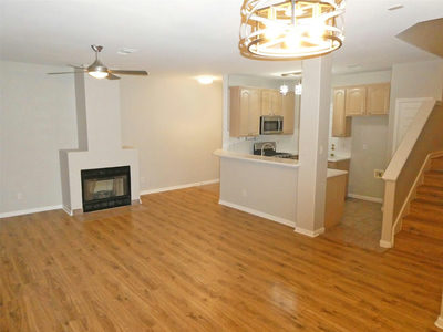 2100 PIPERS FIELD Dr #20 — photo 3