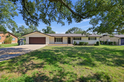 1611 Mesquite Ln — photo 2