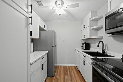 1221 W Hopkins St #3 — photo 3