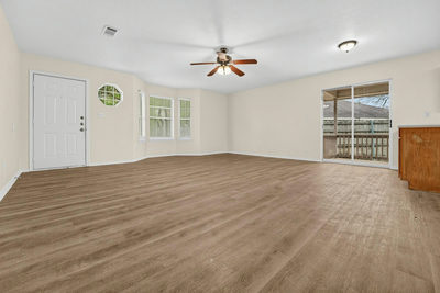101 Princess Jennifer Dr — photo 2