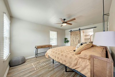 4708 Adelphi Ln — photo 4