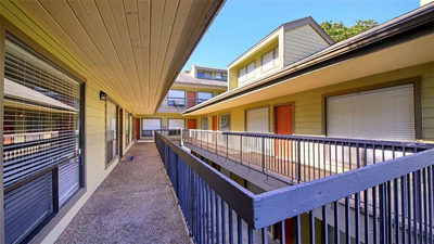 908 Poplar St #203 — photo 2