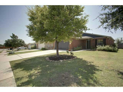 200 Lombard DR — photo 3
