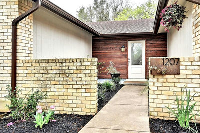 1207 Doonesbury Dr — photo 3