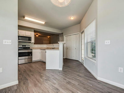 2320 Gracy Farms Ln #1214 — photo 2
