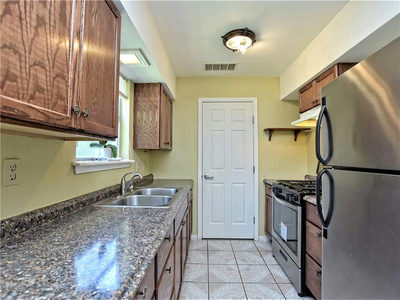 9508 NORTH CREEK Dr — photo 3