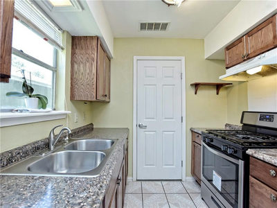 9508 NORTH CREEK Dr — photo 5