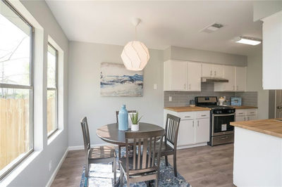 413 Parkhill Cv — photo 5