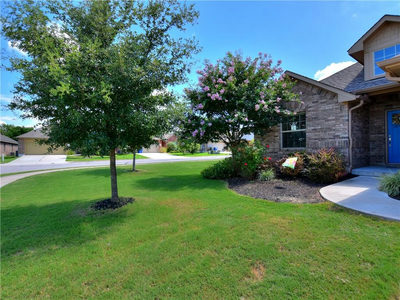 901 Coulee Dr — photo 2