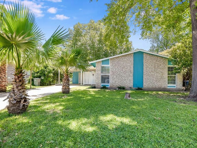 8901 Glenn Ln — photo 4