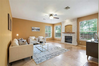 1112 Oaklands Dr — photo 3