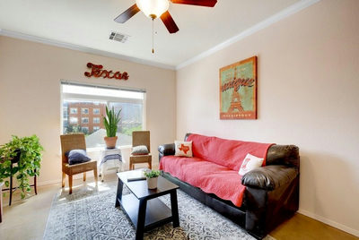 910 W 25th St #409 — photo 2