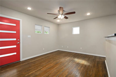 4608 Leslie Ave — photo 2