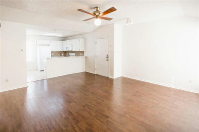 1221 W Hopkins St #11 — photo 3
