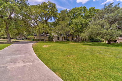 205 Leisurewoods Dr — photo 4