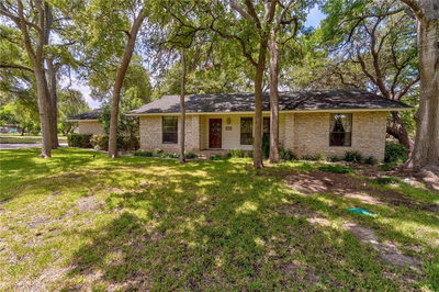 205 Leisurewoods Dr — photo 2