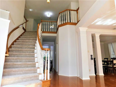 10322 Wolftrap Dr — photo 2