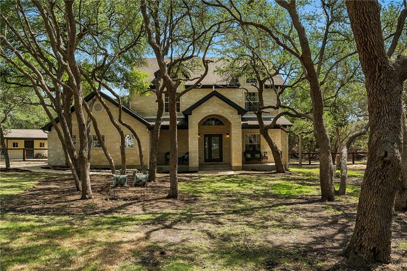 110 Twin Saddles Ln — exterior