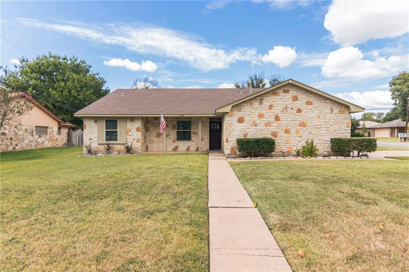 1016 Greenhill Dr — exterior