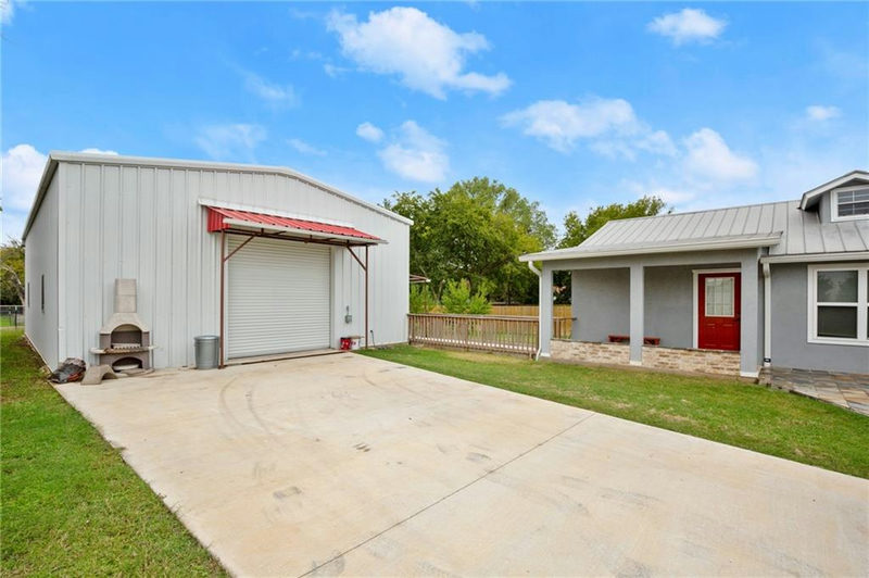 803 Savannah Cv — exterior