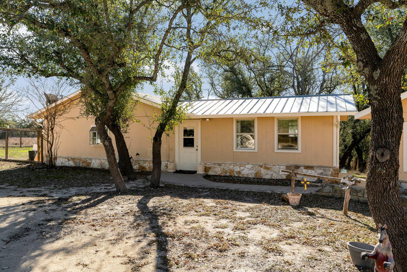 2058 Montell Rd — exterior