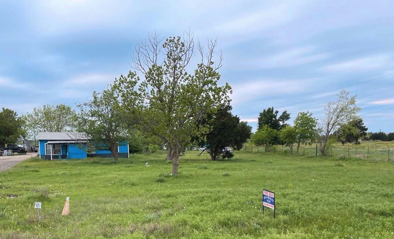 11804 Us Highway 183 Hwy S — exterior