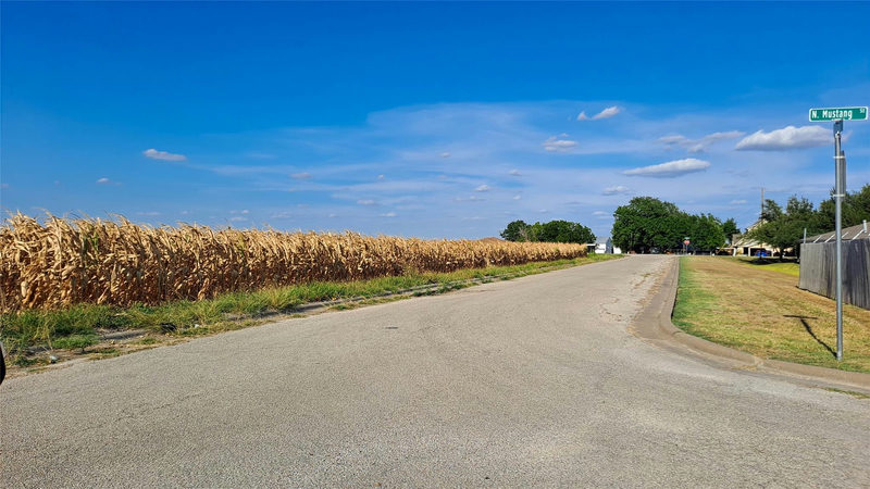 Lot 8 East Plum St — exterior