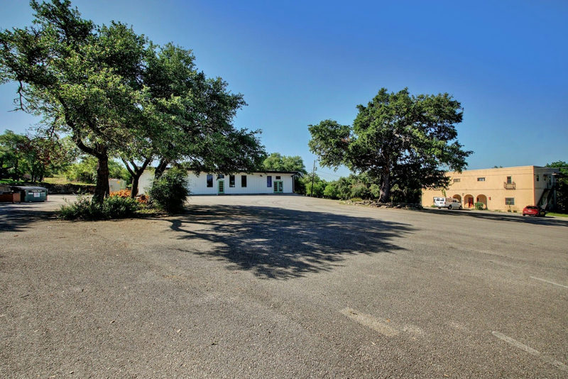 600 Fm 3237 — exterior