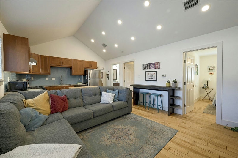 1309 E 52nd St #4 — exterior
