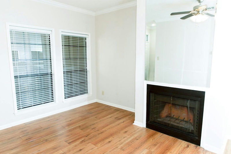 715 W 22 1/2 St #207 — exterior