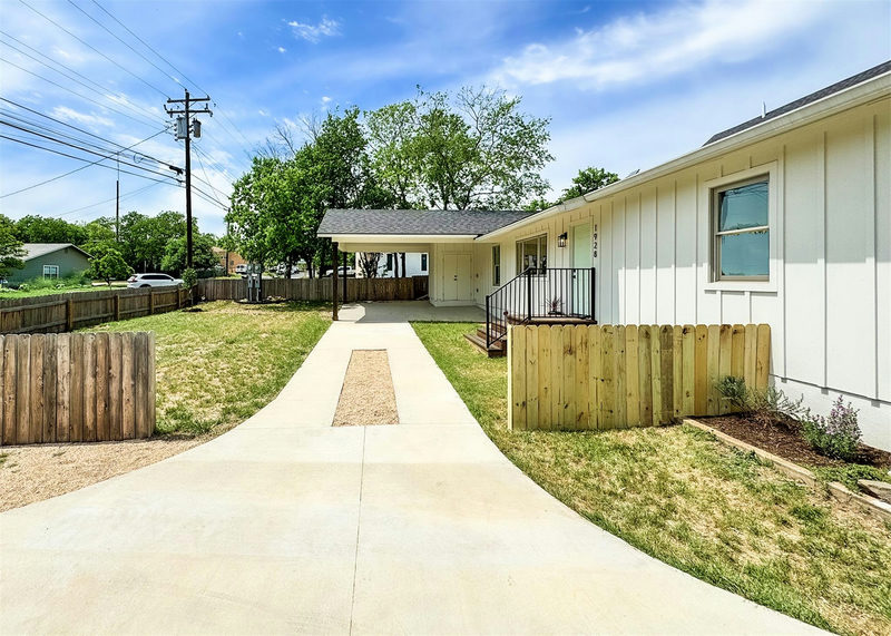 1928 Miles Ave #1 — exterior