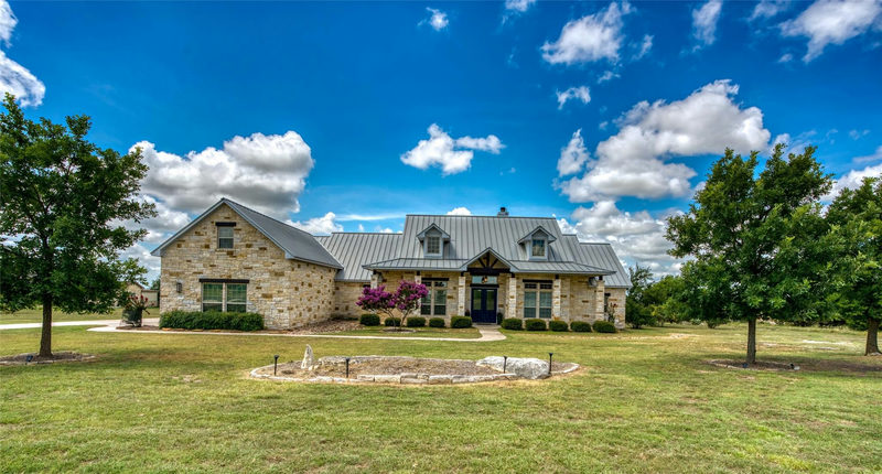 114 Big Sky — exterior