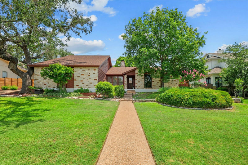 104 CAREFREE Cir — exterior