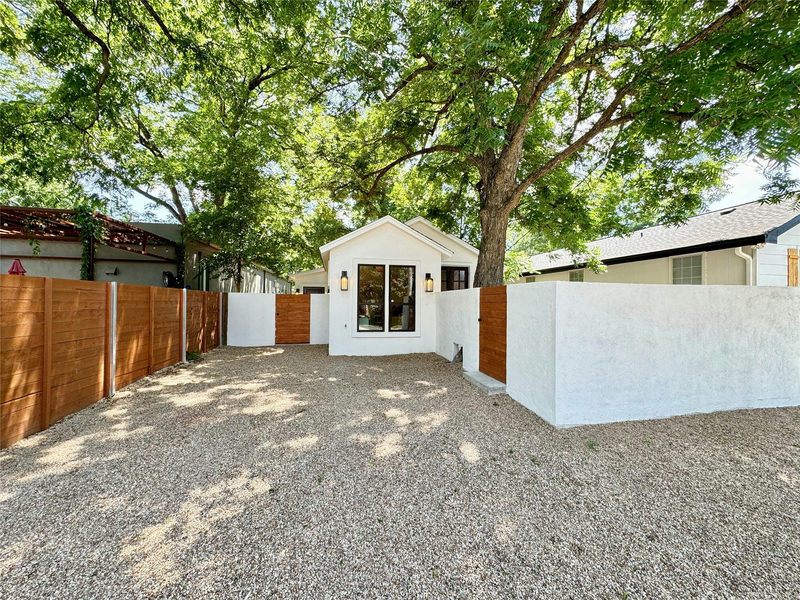 2519 E 4th St #1 — exterior