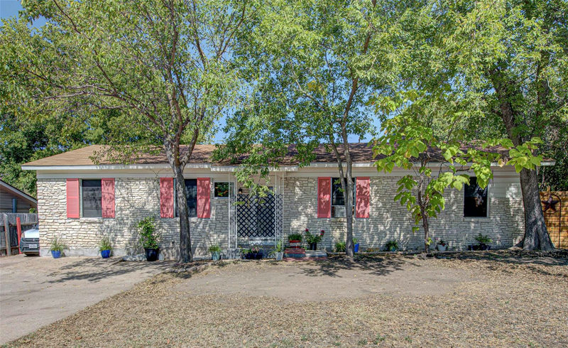 110 W Saint Johns Ave — exterior